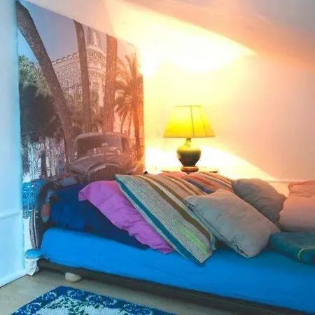 Sleeps 4 Air Con Wifi Cannes